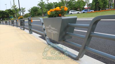船型一帆風順公路護欄花箱