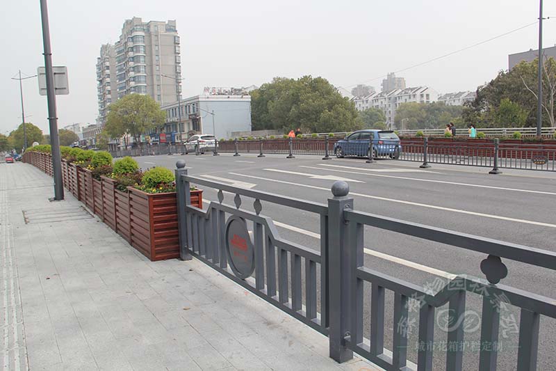 道路花箱樣式設(shè)計應(yīng)注意哪些方面？