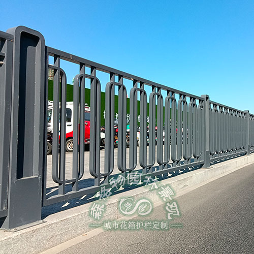 不銹鋼市政道路護(hù)欄