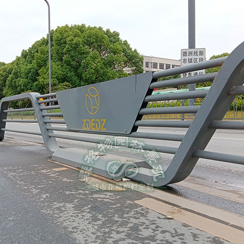 船型鐵藝鋅鋼道路護欄
