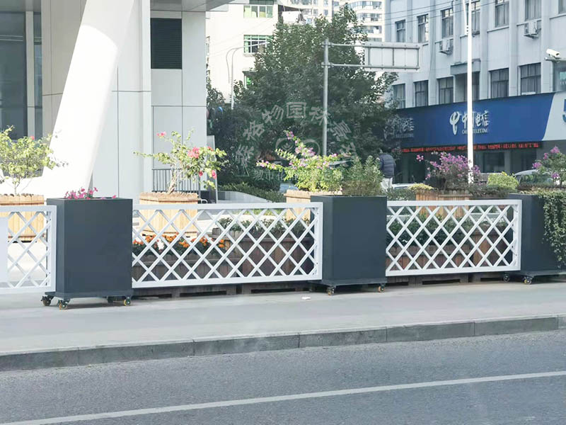 市政護欄花箱，為什么越來越受歡迎？